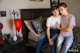 Bareback twink gay porn