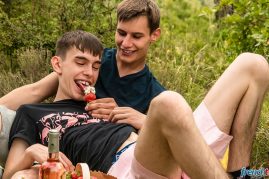Gay twinks fucking in the woods
