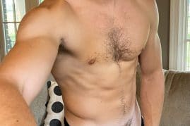 Stud jerking off and cums