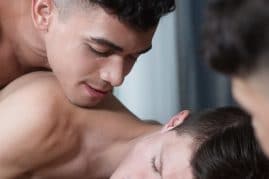 Threesome gay porn