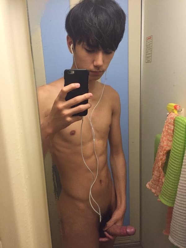 Twink taking a dick picture